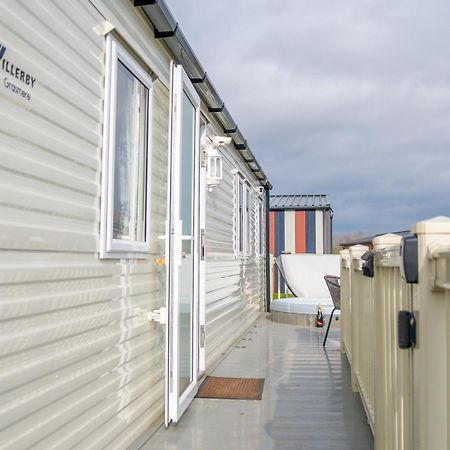 64 Lancaster The Lazy Willow 3 Bedroom Hot Tub Caravan Tattershall Lakes Exterior photo
