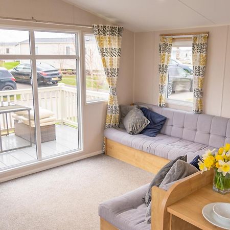 64 Lancaster The Lazy Willow 3 Bedroom Hot Tub Caravan Tattershall Lakes Exterior photo