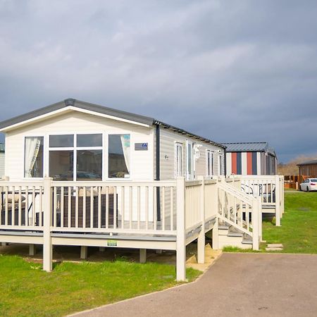 64 Lancaster The Lazy Willow 3 Bedroom Hot Tub Caravan Tattershall Lakes Exterior photo